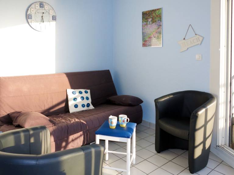 Apartment with yard & pool | Sea view — photo 4