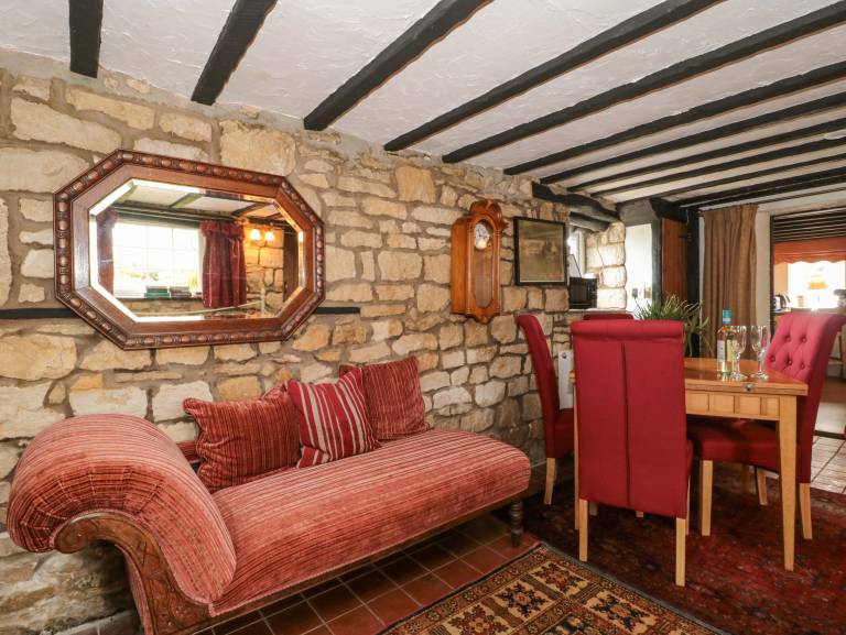 Cottage with yard — photo 4