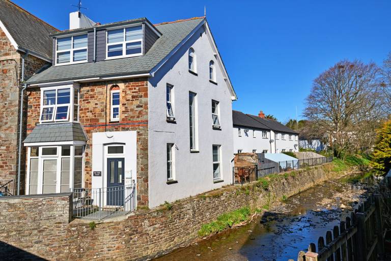 Rental apartment with grill & garden in Bude