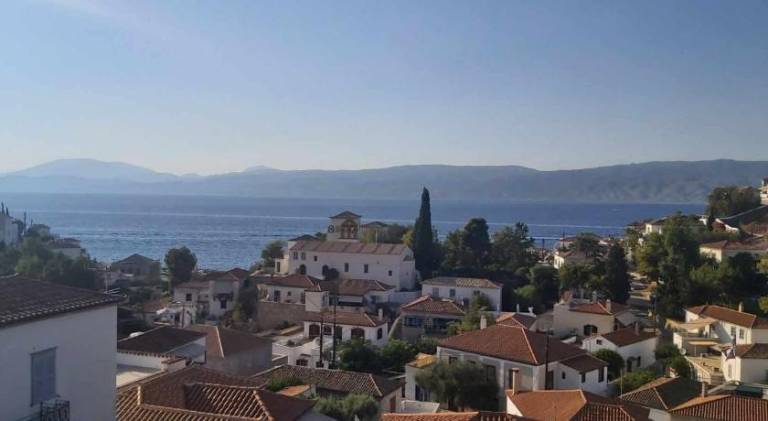 Apartment with 2 rooms for 6 persons in Hydra