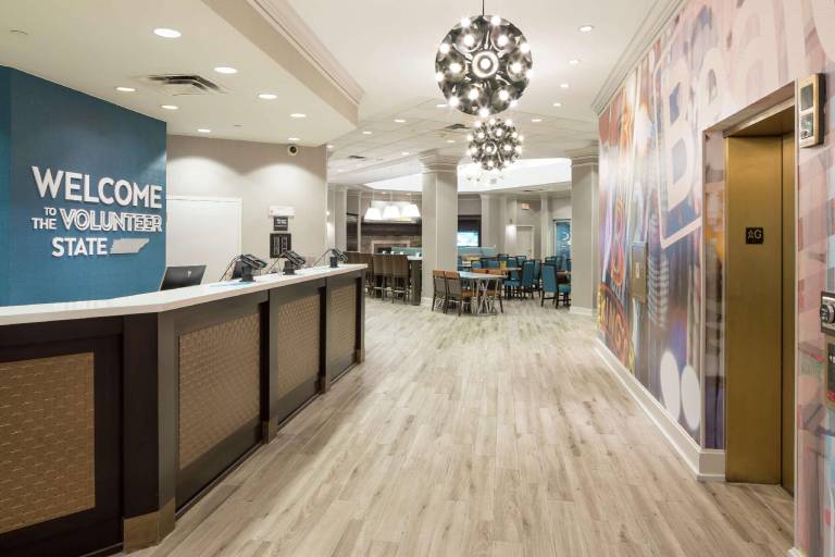 Hampton Inn & Suites Memphis at Beale Street — photo 2