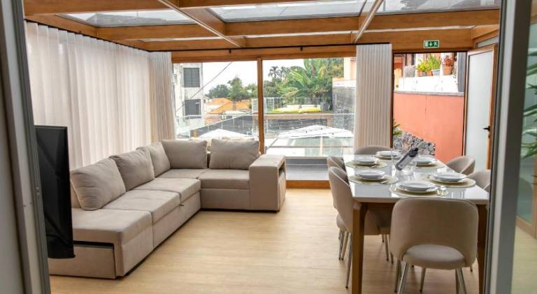 Apartment with pool | Close to Madeira Botanical Garden | Pet-friendly in Funchal