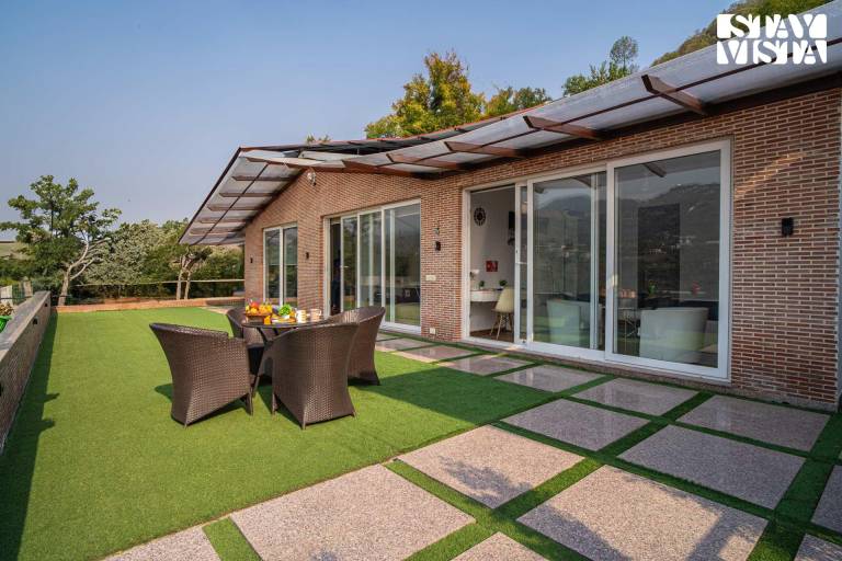 Villa with yard | Pets are welcome — photo 3