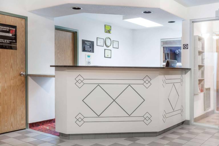 Days Inn by Wyndham Taber — photo 4