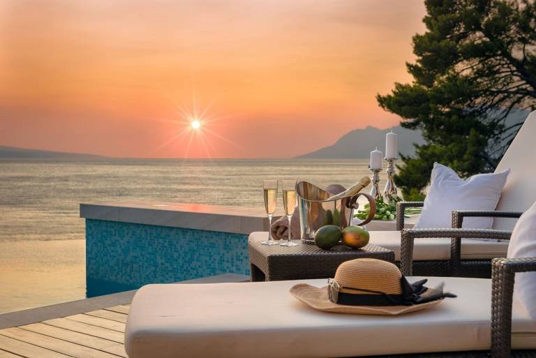Luxury Beachfront Villa Brela Pride with Pool, Gym — photo 2