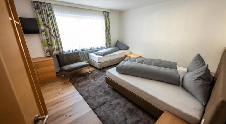 Apartment with yard & terrace | Pet-friendly — photo 2
