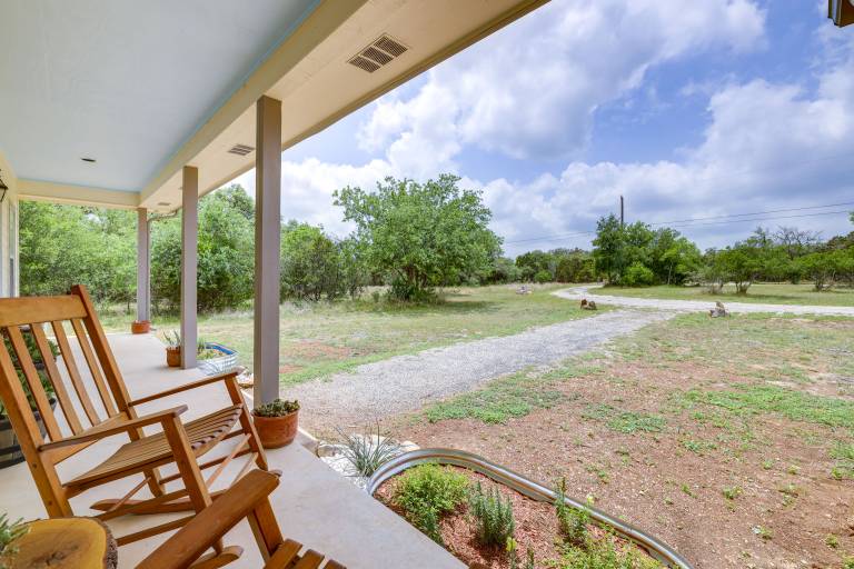 'Fox Ridge Farmhouse' - Hill Country Getaway! — photo 3