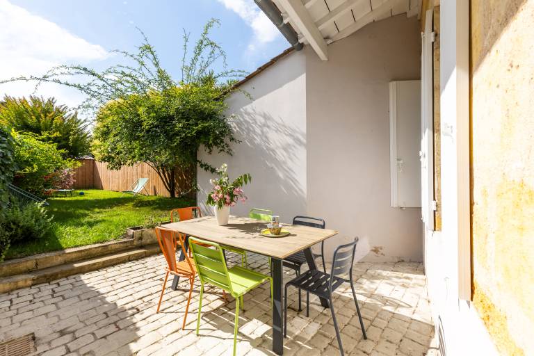 House with terrace, fast internet & yard — photo 2