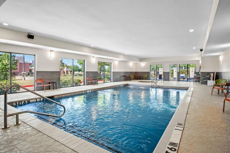 Hampton Inn & Suites Waxahachie — photo 2