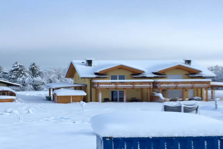 Family-oriented vacation home with sauna, terrace & yard | Mountain view | Next to the ski | Perfect for remote work | Pet-friendly in Villach