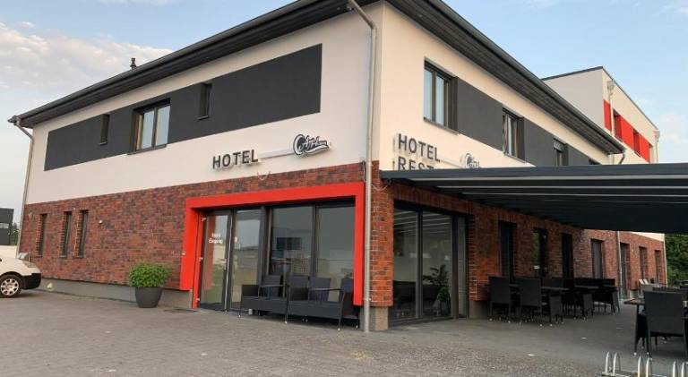 Ayhan Hotel