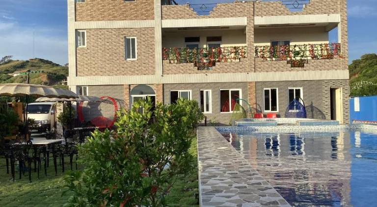 Rental apartment with patio & pool — photo 3