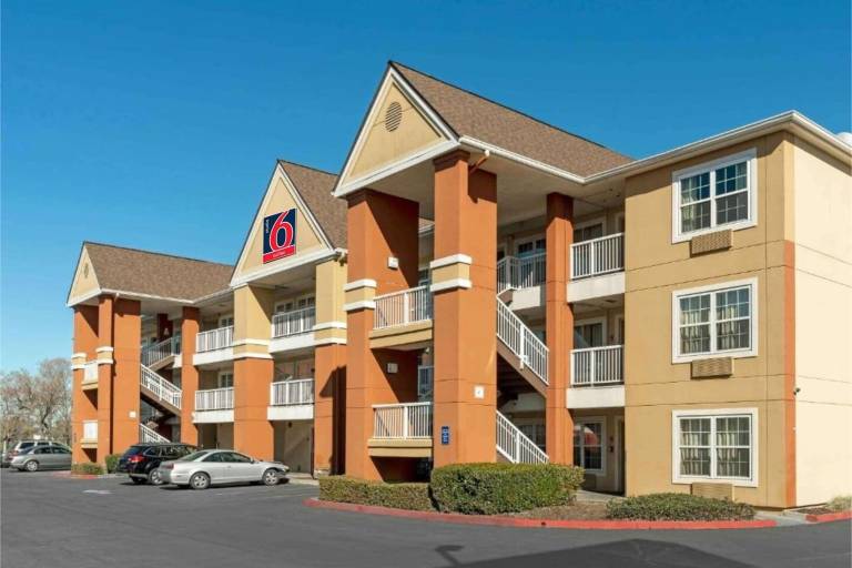 Rental apartment with 1 room for 4 persons in Sacramento, CA
