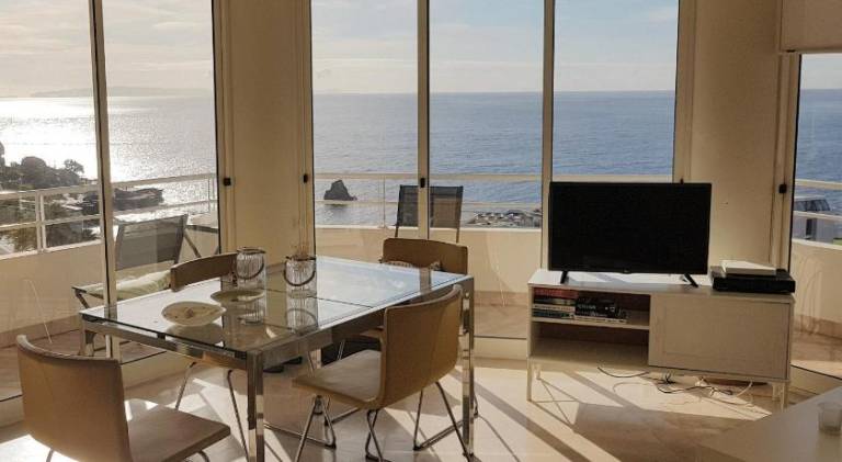 The Sunrise of your Dreams with Total Ocean View with New Modern Kitchens 75 m2 in Funchal
