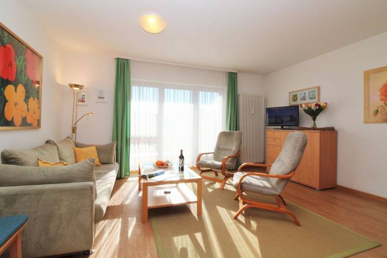 Ostseeblick - Fewo Fehmarn 22: strandnahe 1-Zimmer-Fewo mit großem Balkon in Kuehlungsborn