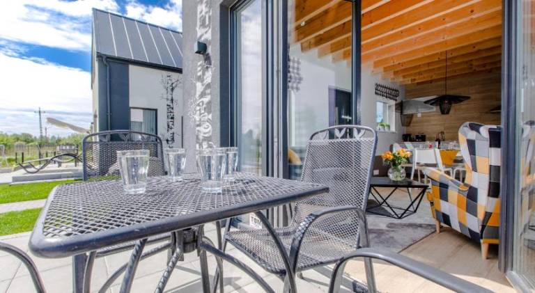 Chalet with patio, garden & grill | Close to the beach | Pet-friendly — photo 4