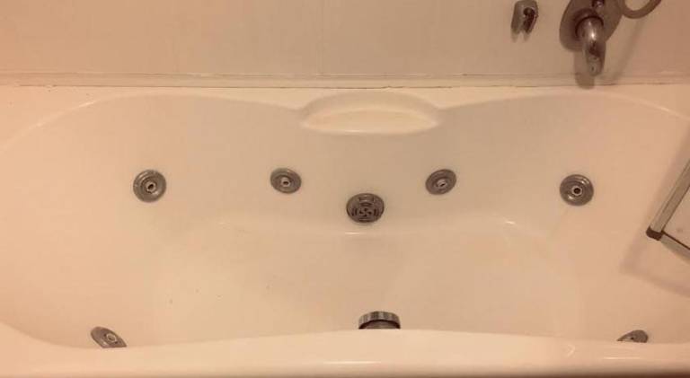 Holiday apartment with jacuzzi — photo 4