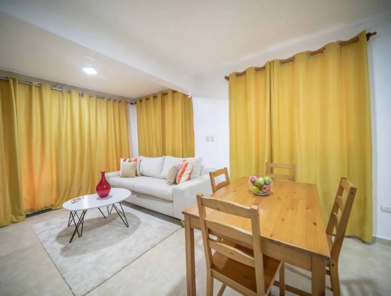 Stylish 1r-1b Apt Near The Beach And Main Street — photo 4