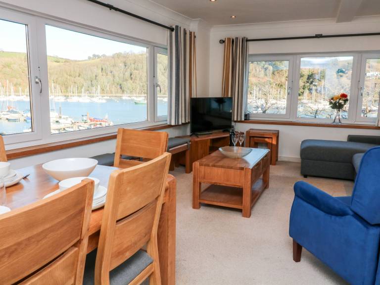 Cottage with patio | Beach view — photo 4