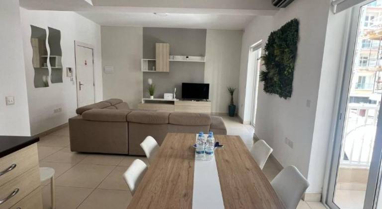 Serviced apartment with terrace in St. Julian's