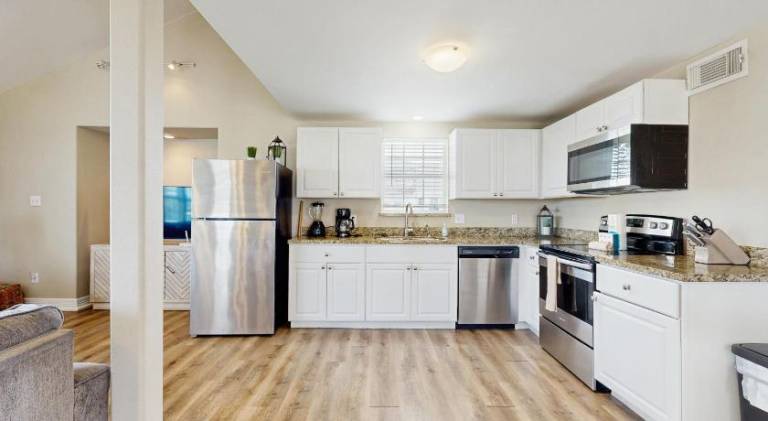 Fully equipped pleasant house with BBQ, pool & patio | Next to the beach | Suitable for remote work | Pets allowed — photo 3