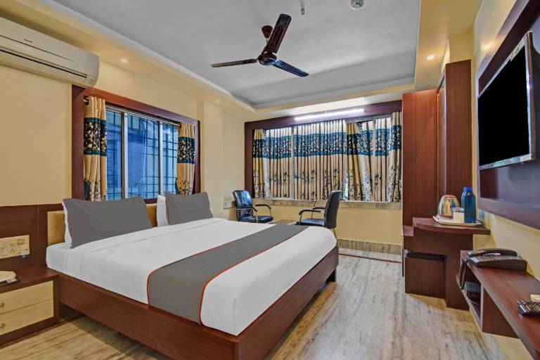 Capital O 80752 Imperial Plaza Guest House