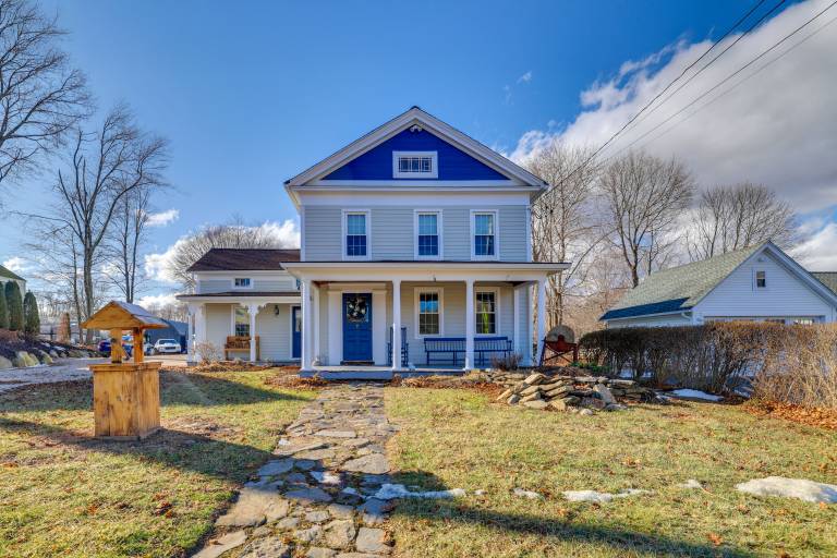 Walk to Memorial Park Pet Friendly Bethlehem Home