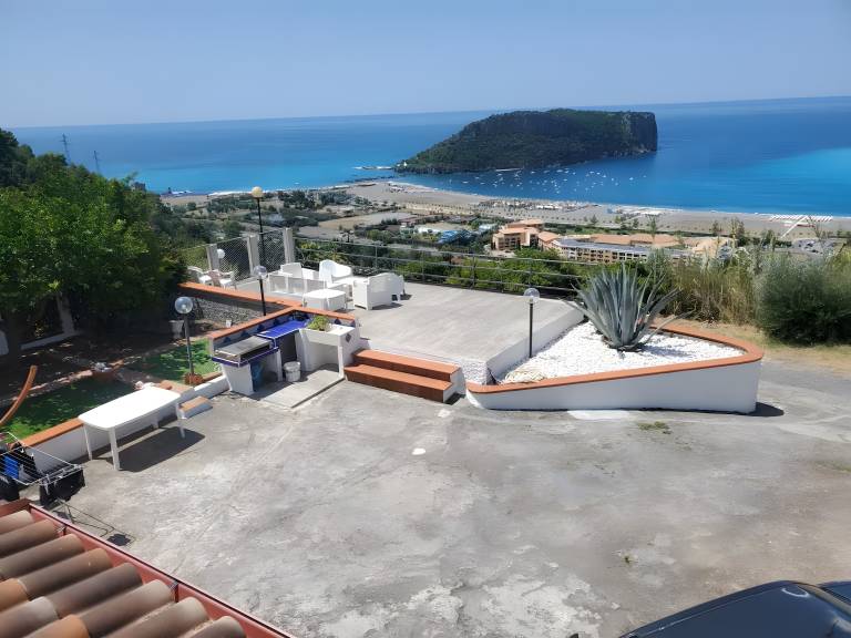 Fully equipped wonderful house with garden, fast internet & terrace | Beach view | Good for workation | Pet-friendly — photo 5
