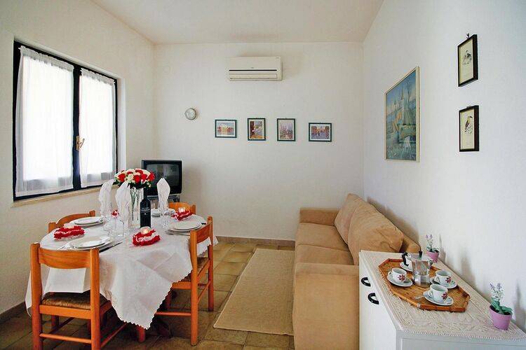 Holiday apartment with garden, patio & barbecue — photo 4