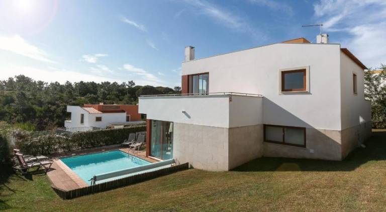 Villa with BBQ, private pool & yard — photo 3