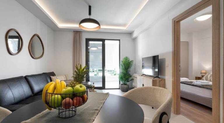 Comfy Apt terrace and parking 800m to old town and beach — photo 2