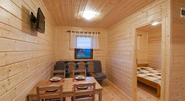 Lovely lodge with pool, yard & patio | Pets are welcome — photo 5