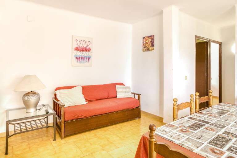 Apartment on 'Paseo Marítimo 3-3' close to the Beach with Terrace & Wi-Fi — photo 3