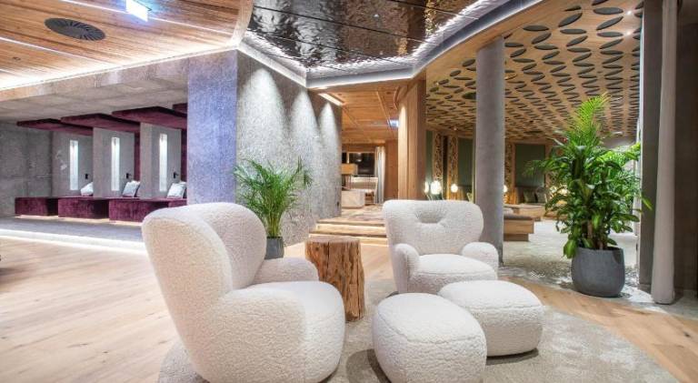 Chalet with pool, sauna & yard | Pets allowed — photo 5