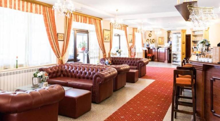 Spacious serviced apartment with patio, jacuzzi & sauna | Ski nearby | Pets are welcome — photo 4