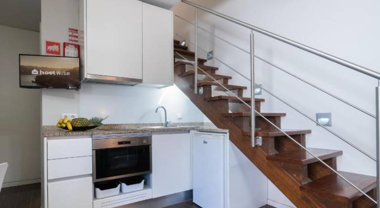 Apartment with patio | Close to Clérigos Church | Pets allowed — photo 3