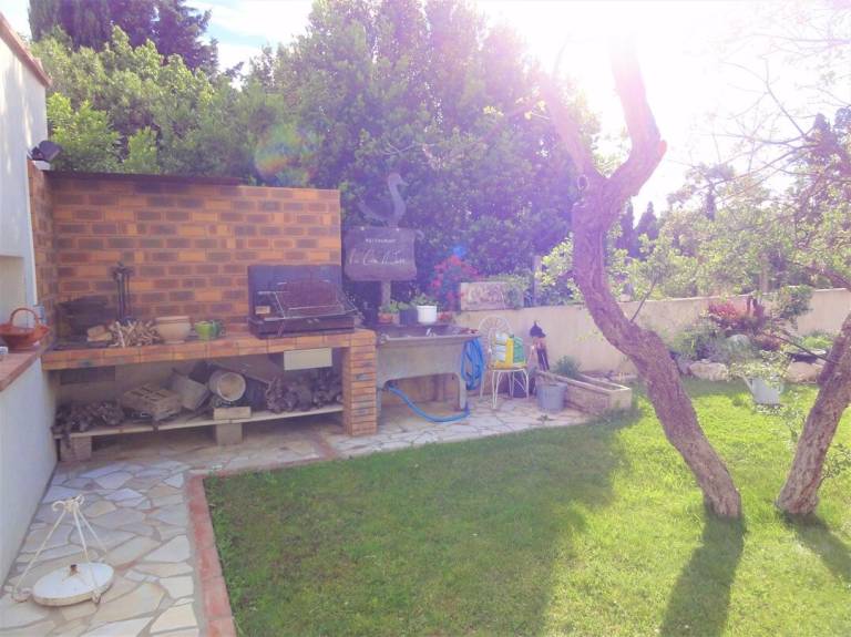 House with private pool | Garden view — photo 3