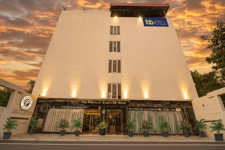 Platinum Studio Eco Park Hotel