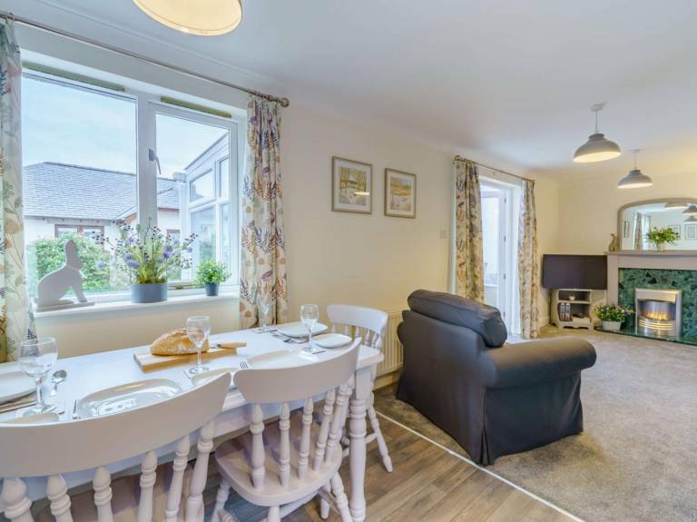 Cottage with garden & barbeque | Water view in Grange-over-Sands