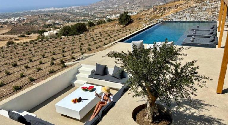 Villa with private pool, jacuzzi & patio | Perfect for remote work — photo 5