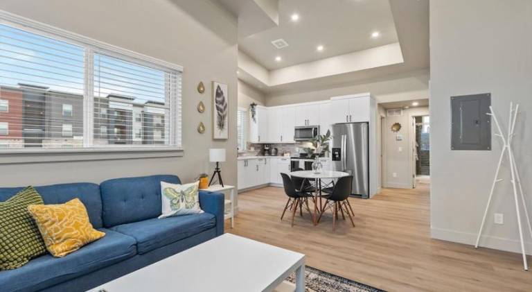 Lovely holiday apartment with terrace | Pet-friendly in Fort Collins, CO