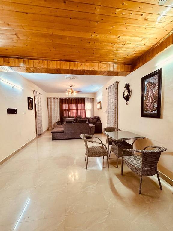 Rental apartment with 2 rooms for 6 persons in Solan