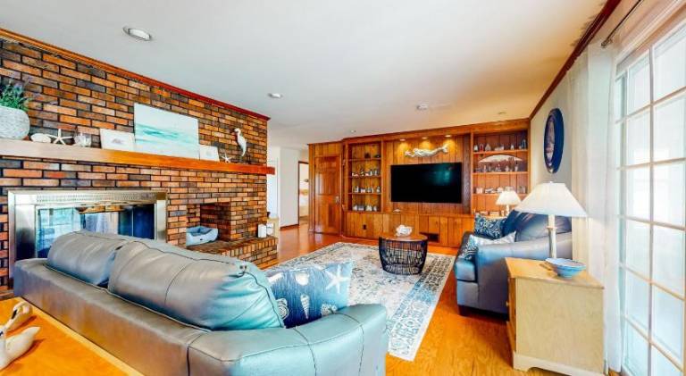 Vacation home with jacuzzi in Rehoboth Beach, DE