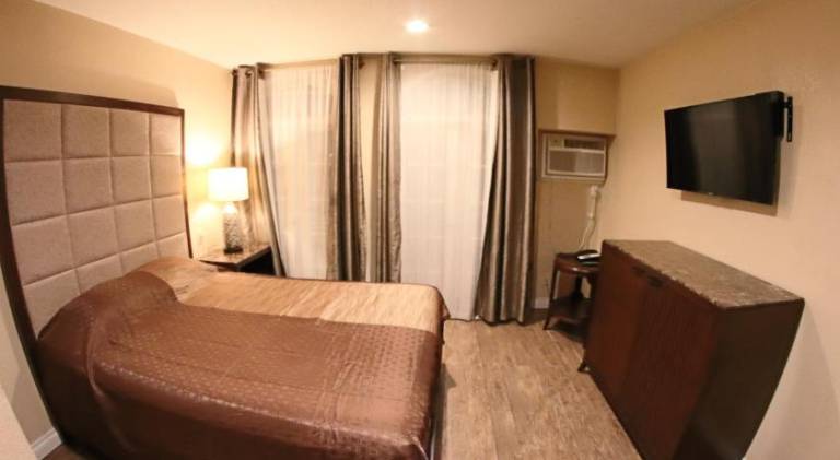 Santa Cruz Inn