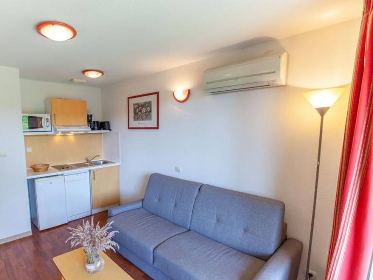 Apartment with heated pool — photo 4