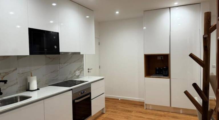 Holiday apartment with 2 rooms for 6 persons in Leiria