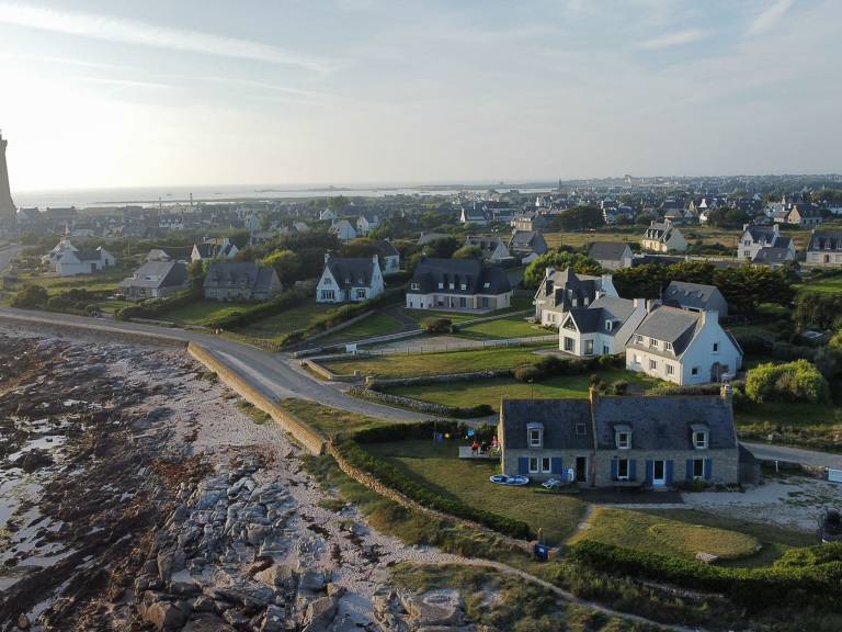 Vacation home with barbeque, yard & terrace | Sea view — photo 4