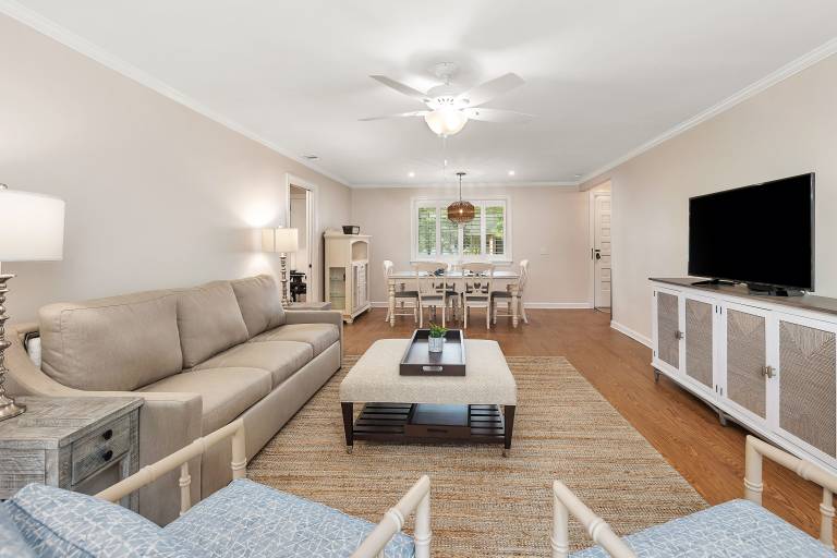 Condo Sea Island