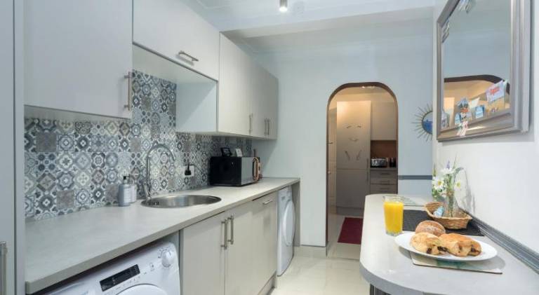 Holiday apartment with garden — photo 4