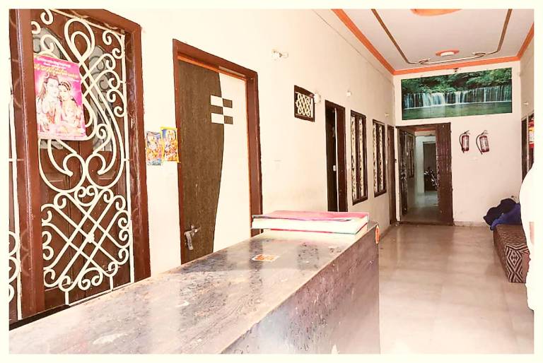 Goroomgo New Ashiyana Palace Near Railway Station Varanasi — photo 4